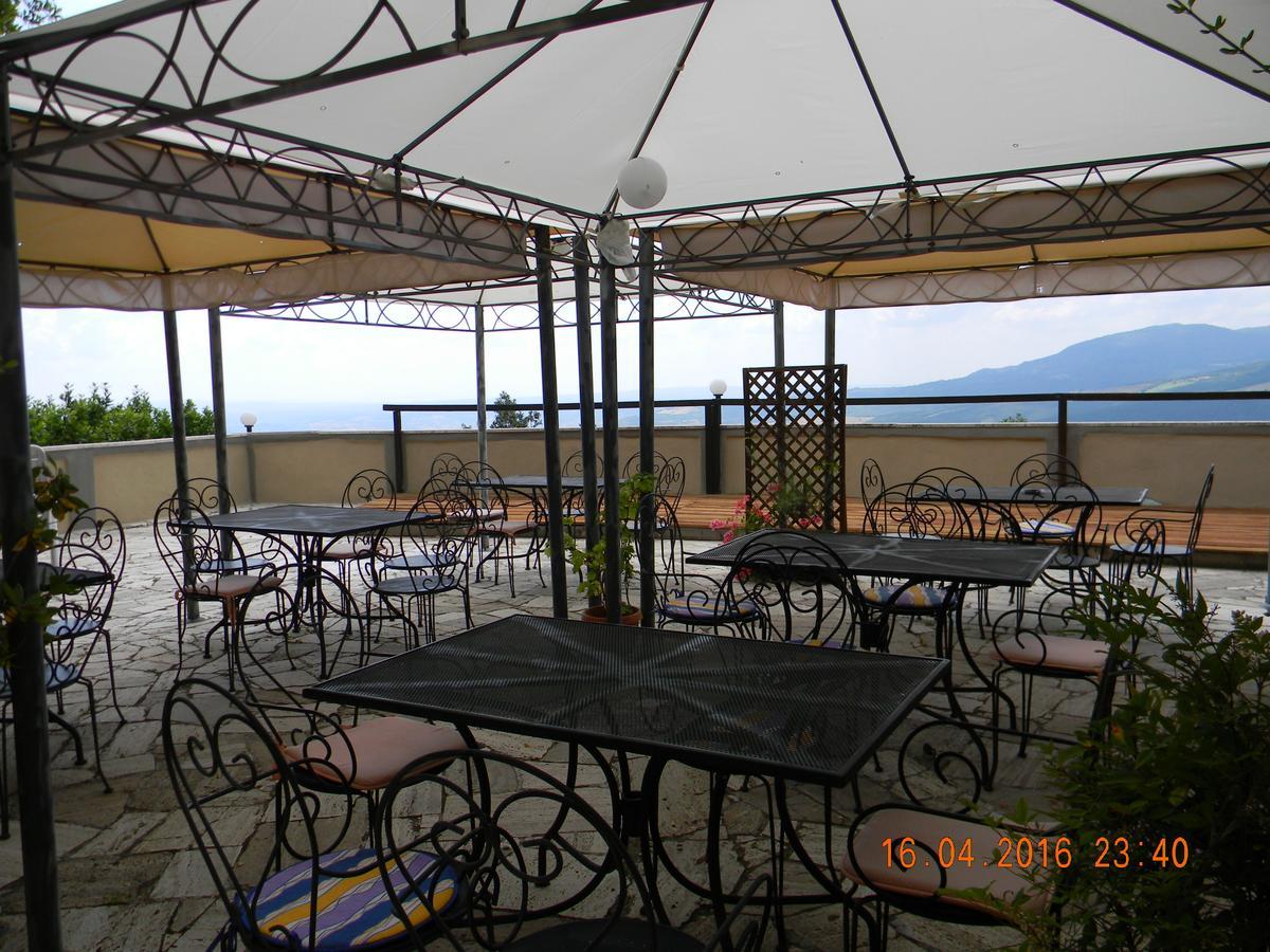 פיאנקסטניאיו Albergo Ristorante Ragno D'Oro מראה חיצוני תמונה